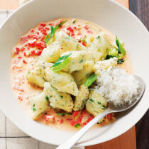 Kräutergnocchi mit Paprikasahne Kräutergnocchi mit Paprikasahne