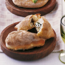 Mini-Calzone mit Camembert Mini-Calzone mit Camembert
