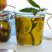 Artischocken mit Zitronen