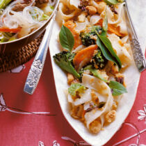 Reisnudeln mit Gemüse und Ei Reisnudeln mit Gemüse und Ei