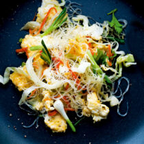 Gebratene Glasnudeln mit Eiern (Pad Wunsen Sai Khai) Gebratene Glasnudeln mit Eiern (Pad Wunsen Sai Khai)