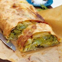Gemüsestrudel mit Brokkoli, Fenchel und Kohlrabi