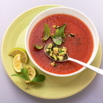 Zucchini-Gazpacho mit Limette Zucchini-Gazpacho mit Limette