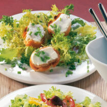 Friséesalat mit gratiniertem Ziegenkäse