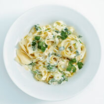 Tagliatelle mit Kerbel-Käse-Sauce