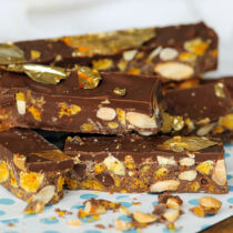 Honeycomb-Riegel mit Mandeln Honeycomb-Riegel mit Mandeln