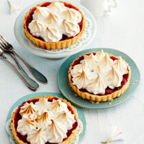 Rhabarbertörtchen mit Baiser Rhabarbertörtchen mit Baiser