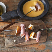 Bierfondue mit zweierlei Aufschnitt