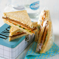 Tramezzini mit Toast und Pumpernickel