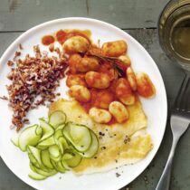 Baked Beans mediterran mit Gurkensalat