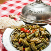 GEDÜNSTETE OKRASCHOTEN GEDÜNSTETE OKRASCHOTEN