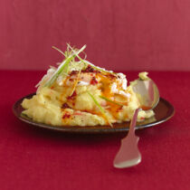 Chili-Kartoffelpüree mit Ei und Pfefferbutter