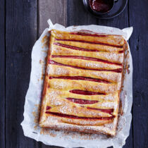 Polenta-Kuchen mit Rhabarber