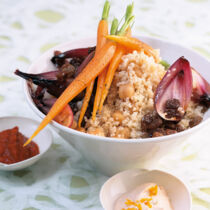 Orientalischer Couscous mit Zimt-Orangen-Schmand