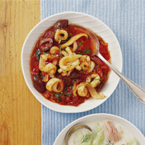 Tintenfisch mit Tomaten