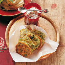 Zucchinipuffer mit Käsecreme Zucchinipuffer mit Käsecreme