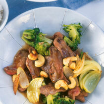 Entenbrust mit Brokkoli und Nüssen Entenbrust mit Brokkoli und Nüssen