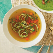 Bärlauch-Flädle-Suppe