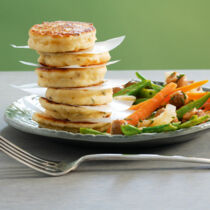 Quarkpflänzchen mit Gemüsesalat