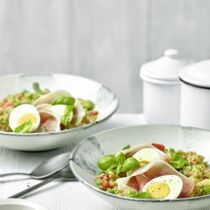 Gemüse-Buchweizen mit Schinken und Ei Gemüse-Buchweizen mit Schinken und Ei