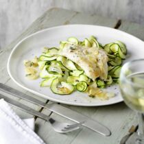 Rotbarsch auf Zucchininudeln Rotbarsch auf Zucchininudeln