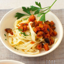Tagliatelle mit Auberginen Tagliatelle mit Auberginen