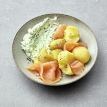 Kartoffeln mit Avocadoquark