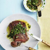 Rindersteaks mit Salsa verde