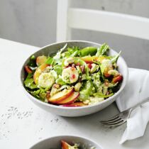 Hirse-Obst-Salat mit Spinat und Löwenzahn Hirse-Obst-Salat mit Spinat und Löwenzahn
