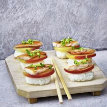 Nigiri mit Makrele und Apfel Nigiri mit Makrele und Apfel