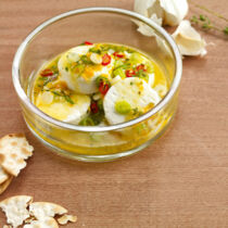 Marinierte Ziegenkäse Marinierte Ziegenkäse