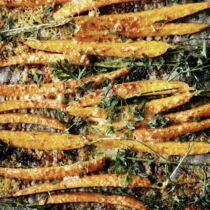 Möhrensticks mit Parmesankruste