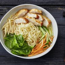 Sommerramen mit Hähnchen Sommerramen mit Hähnchen