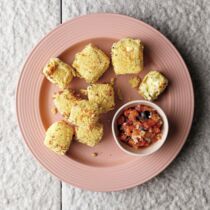 Feta im Backteig mit Salsa Feta im Backteig mit Salsa