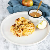 Grieß-Kartoffelschmarrn mit Apfelmus Grieß-Kartoffelschmarrn mit Apfelmus