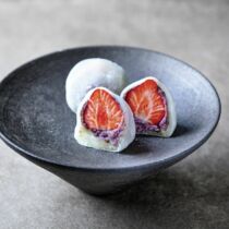 Daifuku-Mochi mit Erdbeeren Daifuku-Mochi mit Erdbeeren