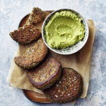 Bohnen-Pattys mit Avocadodip