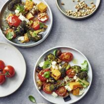 Süßkartoffeln mit Gemüse und Feta