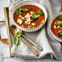 Ofentomatensuppe mit 
weissen Bohnen