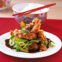 Frittierter Fisch mit Sauce Frittierter Fisch mit Sauce