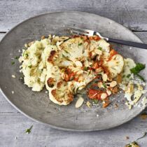 Blumenkohl-Steak mit Romesco