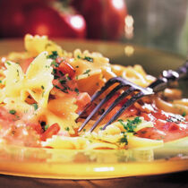 Nudeln mit Schinken-Sahne-Sauce Nudeln mit Schinken-Sahne-Sauce