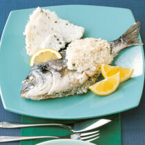 Gefüllte Fische in der Kräuter-Salz-Kruste