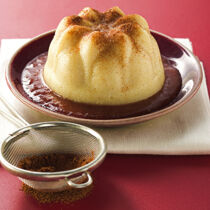 Griessflammeri mit Pflaumensauce