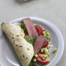 Thunfisch-Wraps mit Avocado und Tomate Thunfisch-Wraps mit Avocado und Tomate