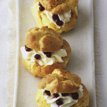 Windbeutel mit Preiselbeeren Windbeutel mit Preiselbeeren