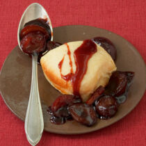 Dampfnudeln mit Zwetschgenkompott Dampfnudeln mit Zwetschgenkompott