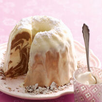 Mamorgugelhupf mit Rum