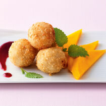 Knusper-Reisbällchen mit Mango Knusper-Reisbällchen mit Mango