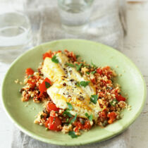 Rotbarsch auf Tomaten-Kapern-Couscous